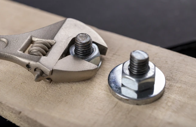 স্টেইনলেস স্টীল স্ট্যান্ডার্ড যন্ত্রাংশ লক আপ অবস্থা এবং সমাধান